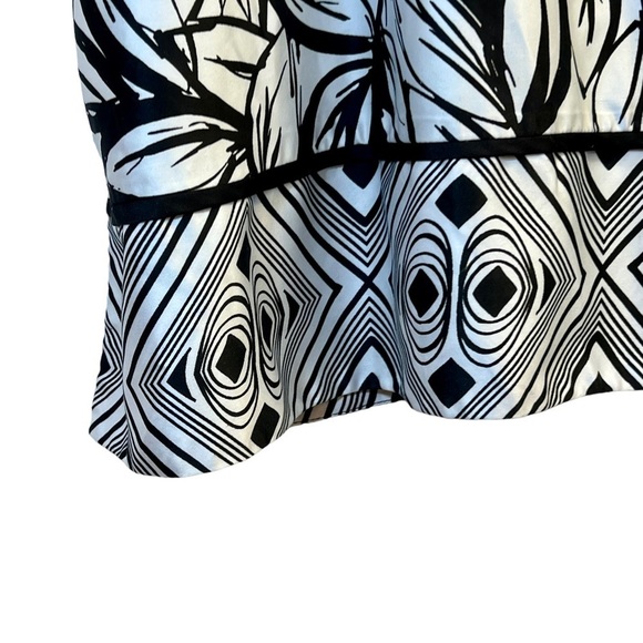 Sale Lane Bryant Women's Blouse 26/28 Black White Geometric Shapes - Picture 7 of 13